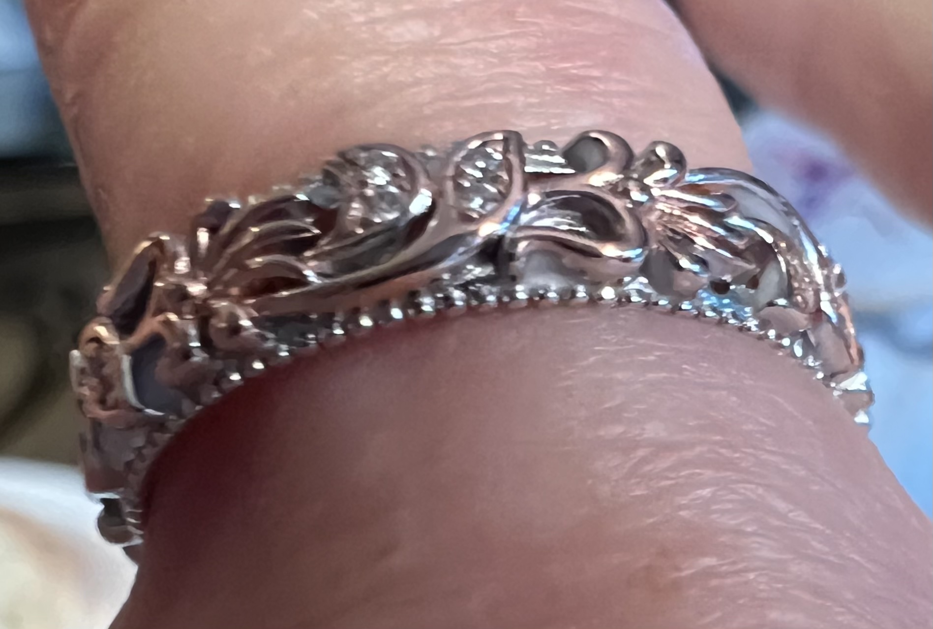 Juvelia リング2本セット Amazon.com: Jeulia 3 PC Ring Channel Wedding Set 2.5 Carat