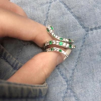 Jeulia ヘビ 蛇 スネーク 幸運 巳年 デザイン エメラルド